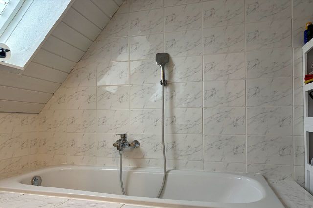 Bad mit Wanne DG - Anbau