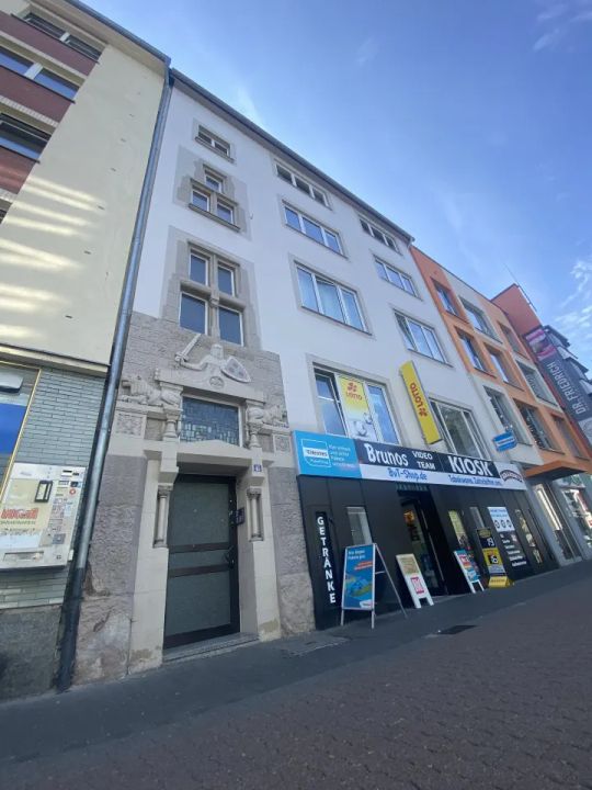 Große Dachgeschosswohnung in gepflegtem Altbau in der südlichen Vorstadt von Koblenz!
Vermietet!