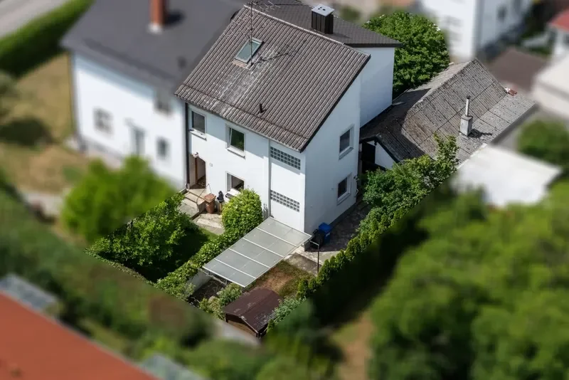 Ab sofort bezugsfrei | sanierungsbedürftige 90m² Doppelhaushälfte in WEG-Teilung | begehrte Lage