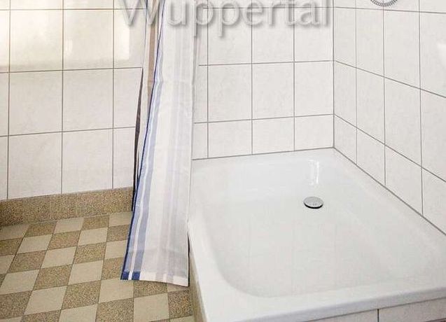 Möbliertes Zimmer mit eigenem Duschbad und DSL-Nutzungsmöglichkeit und Stellplatz - Photo 4