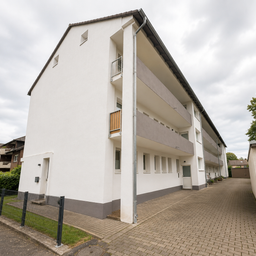 Gepflegte 3-Zimmer-Etagenwohnung mit Loggia, Kellerraum und Außenstellplatz in Kamen Heeren