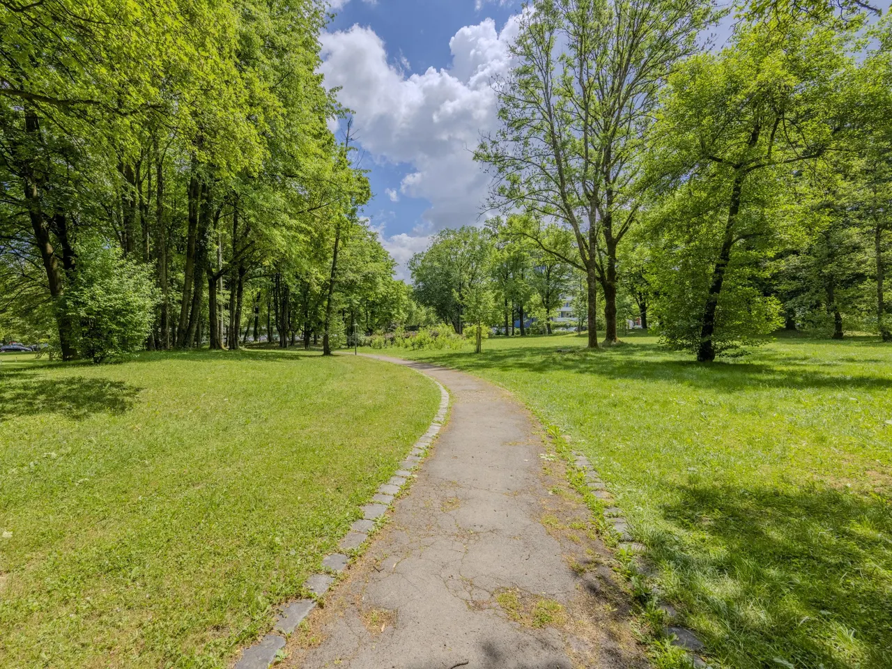 Park am Haus