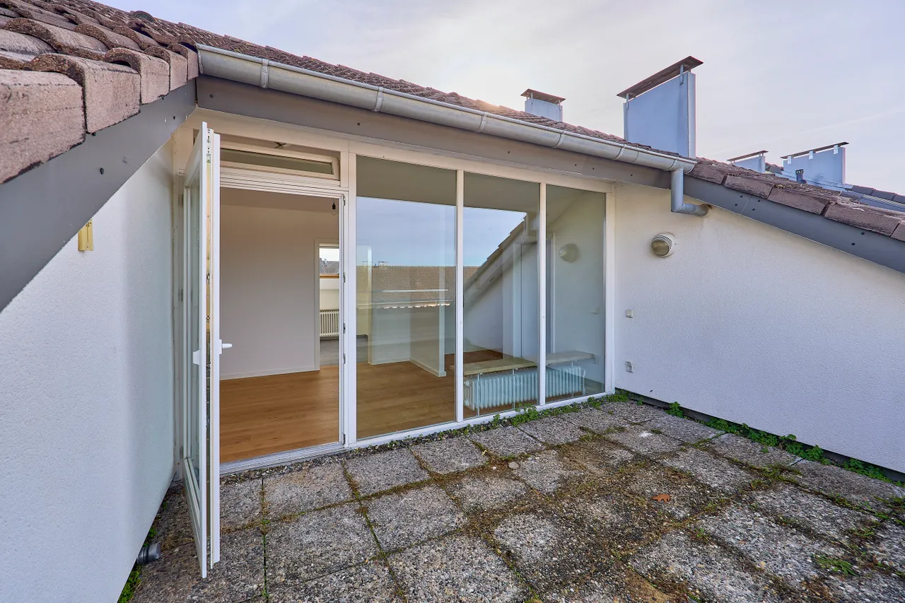 Traumhafte Loggia! Modernisierte 3-Zimmer-DG-Wohnung in Schwetzingen zur Miete - Photo 5