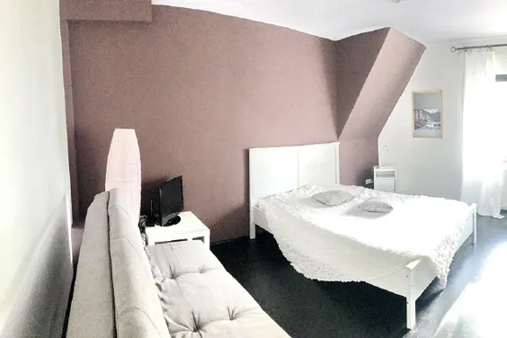Schönes WG-Zimmer, Internetanschluss, in einem gepflegten Einfamilienhaus gelegen.
