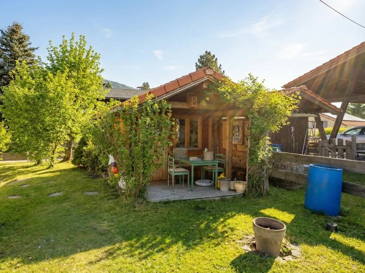 Garten mit Gartenhaus