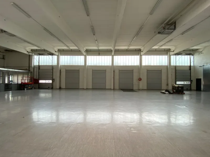 Halle 4