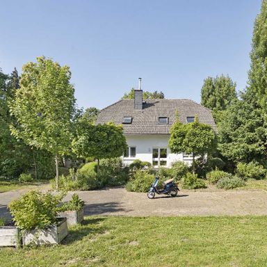 Bezugsfreies 2-Familienhaus und Bungalow auf 2.412m² Traumgrundstück in Ratingen