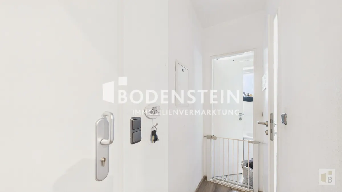 Flur zu WC und Bad