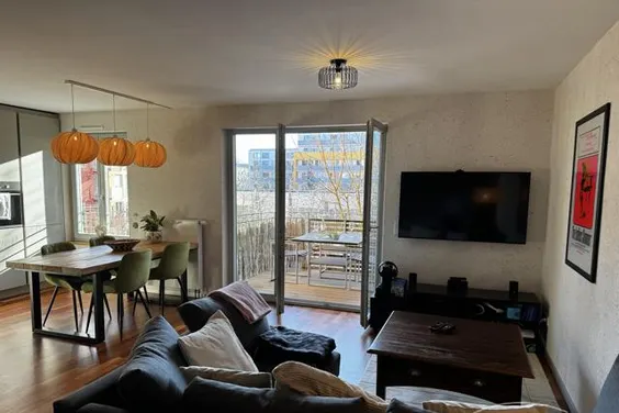 Moderne, helle Loftwohnung mit Süd-Balkon am Kustermann Park – zentral & ruhig