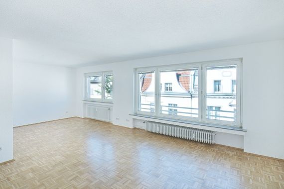 Düsseldorf-Oberkassel: Helle 3-Zimmer-Balkonwohnung in Rheinnähe!