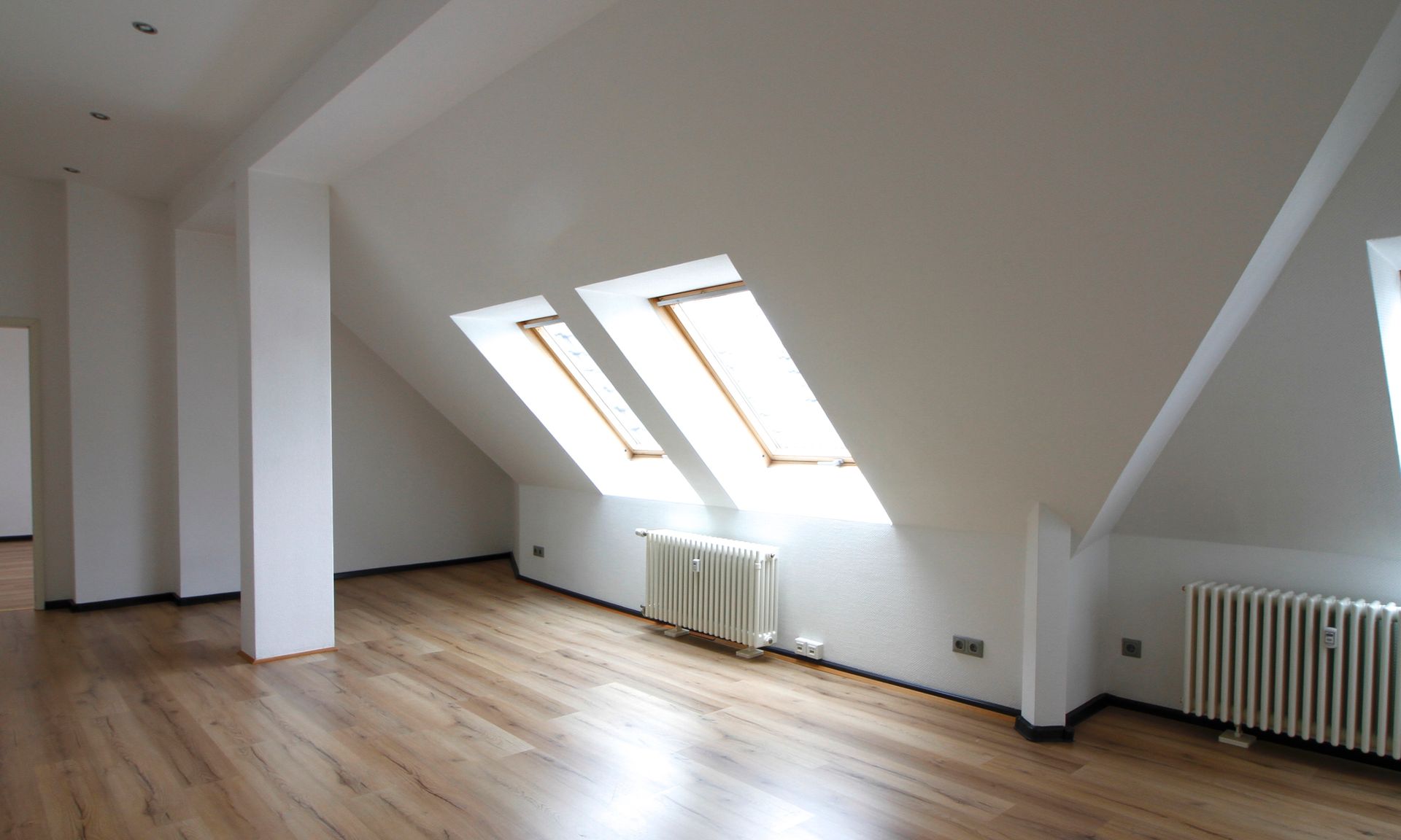 Ausgebautes Dachgeschoss in Bestlage zur Büronutzung!