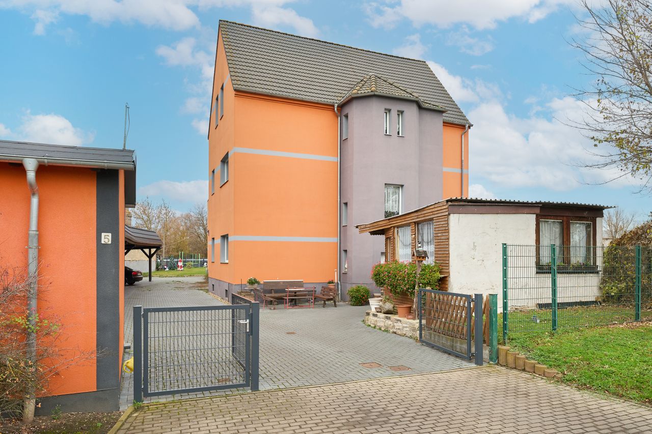 Blick auf die Einfahrt