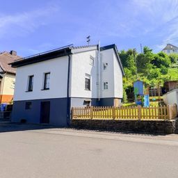 Modernisiertes Einfamilienhaus mit Garten und Garage in guter Zentrumslage!