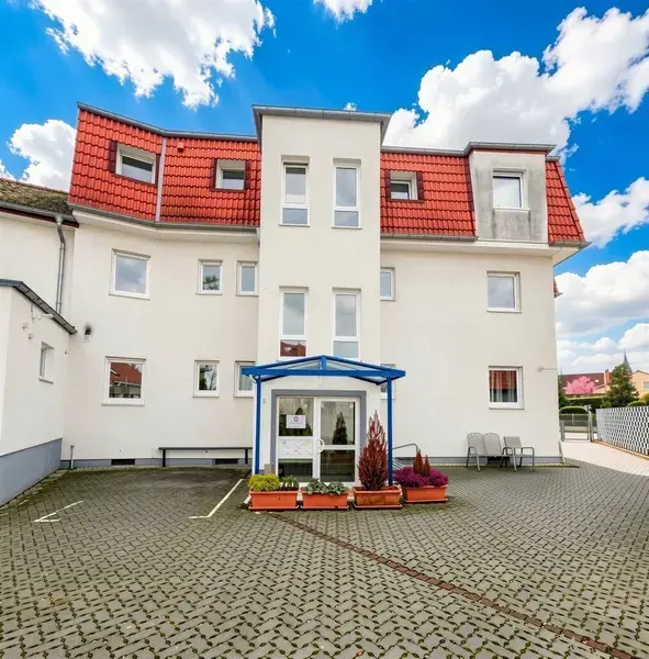 gepflegtes 4-Parteien Haus