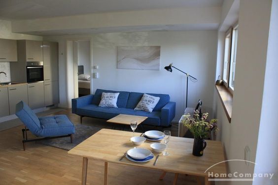 Hochwertig möbliertes Business-Apartment mit Terrasse & Garten