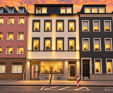 VIELSEITIGES MEHRFAMILIENHAUS MIT POTENZIAL FÜR KAPITALANLEGER UND FAMILIEN KR-ZENTRUM