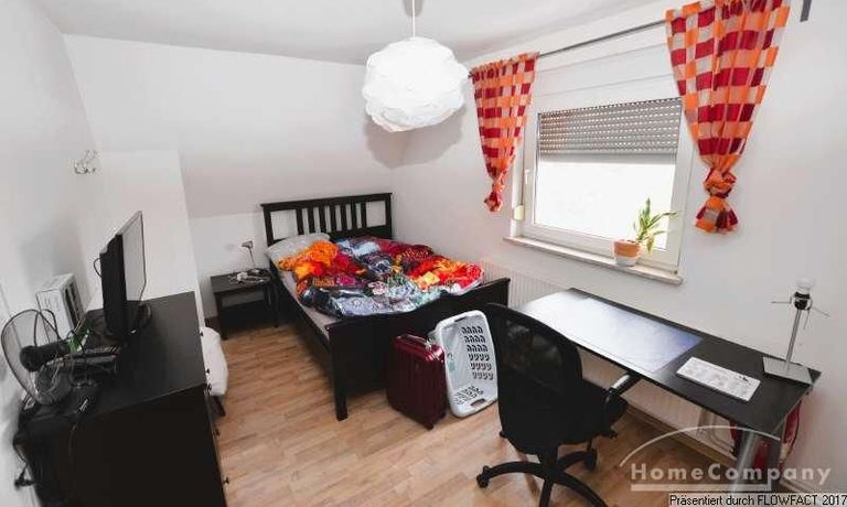 Schlafzimmer OG.jpg