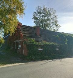 Einfamilienhaus mit 707 m² Grundstück in Weener-Stapelmoor zum Kernsanieren
