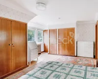 Schlafzimmer II mit Zugang zum Bad