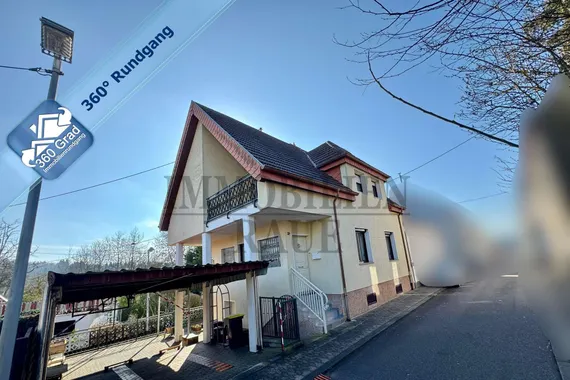 CHARMANTES, GEPFLEGTES EINFAMILIENHAUS MIT CARPORT IN DUDWEILER