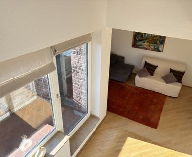Düsseldorf-Wersten: Frisch gestrichen! Uninahe möblierte 2-Zimmer-Maisonette-Wohnung!!