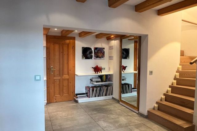 Diele EG mit Aufgang zum DG