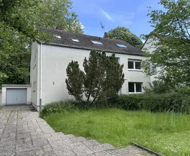 Essen-Stoppenberg – freistehendes Einfamilienhaus mit vielen Nutzungsmöglichkeiten (Gebotsverfahren)