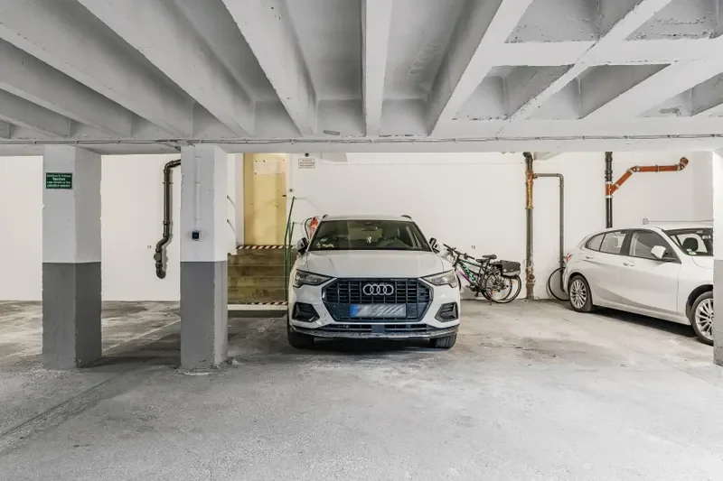 Tiefgaragenstellplatz