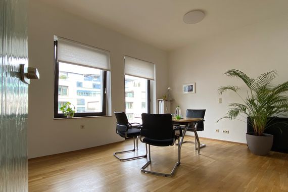 ZENTRAL GELEGENES BÜRO IM HERZEN DER KREFELDER INNENSTADT ZU VERMIETEN!