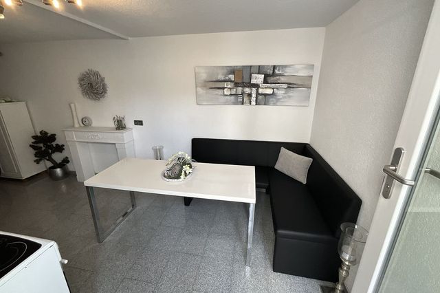 Erdgeschoss Teil der Garage Übergang vom Wohnbereich zur Terrasse