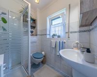 Gäste-WC mit Dusche