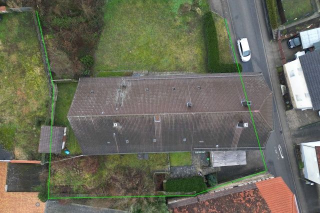 Grundstueck von oben mit ca. Grenzen