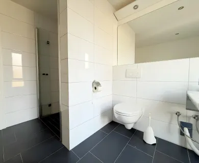 HOCHWERTIGE 4-ZIMMERWOHNUNG MIT BALKON ZU MIETEN! - Foto 5