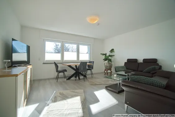 Hochwertig möblierte 3-Zimmer-Wohnung mit Erstbezug-Charakter im Dreifamilienhaus