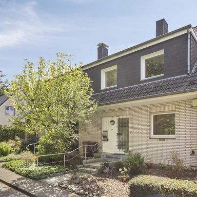 Gepflegtes Reihenhaus mit Südwestgarten und Garage in Ratingen-Breitscheid