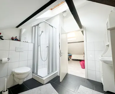 Siegburg-Zentrumsnähe: Gepflegte DG-Wohnung in zentraler Lage von Siegburg! - Foto 3