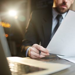 &Auml;nderungsk&uuml;ndigung ablehnen: Wege zur Abfindung und rechtliche Strategien