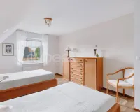 Geräumiges Schlafzimmer