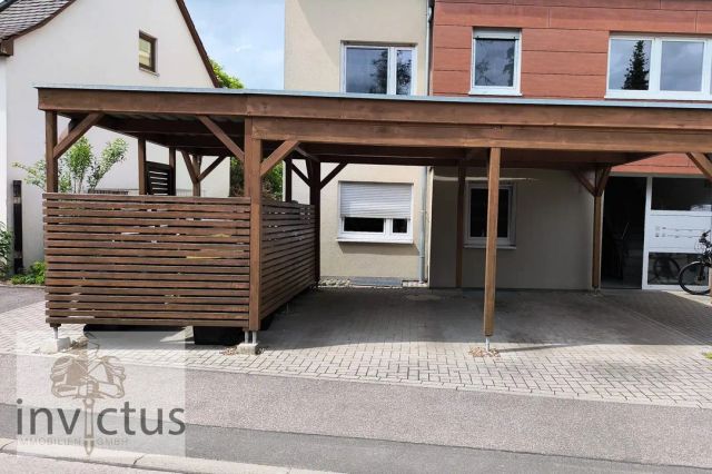 Stellplatz links wird vermietet