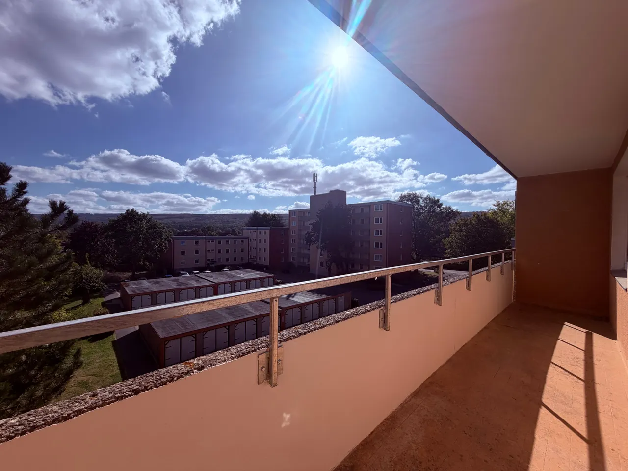 Großzügige 4-Zimmer-Wohnung mit Balkon nach Komplettsanierung - Foto 5