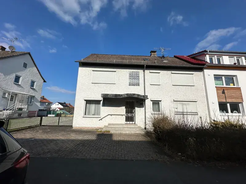 SOLIDES WOHNHAUS IN GUTER WOHNLAGE! KEINE KÄUFERPROVISION!