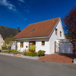 Schickes Einfamilienhaus sucht neue Familie !!