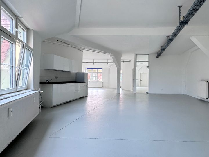 Provisionsfrei! Wunderschöne und helle Gewerbeeinheit im Kreuzberger Fabrikgebäude !
