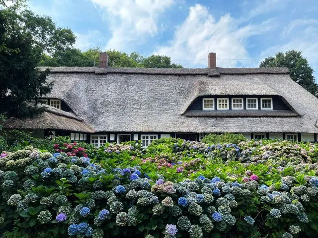 Preis auf Anfrage – Privates Luxus Anwesen mit eigenem Park