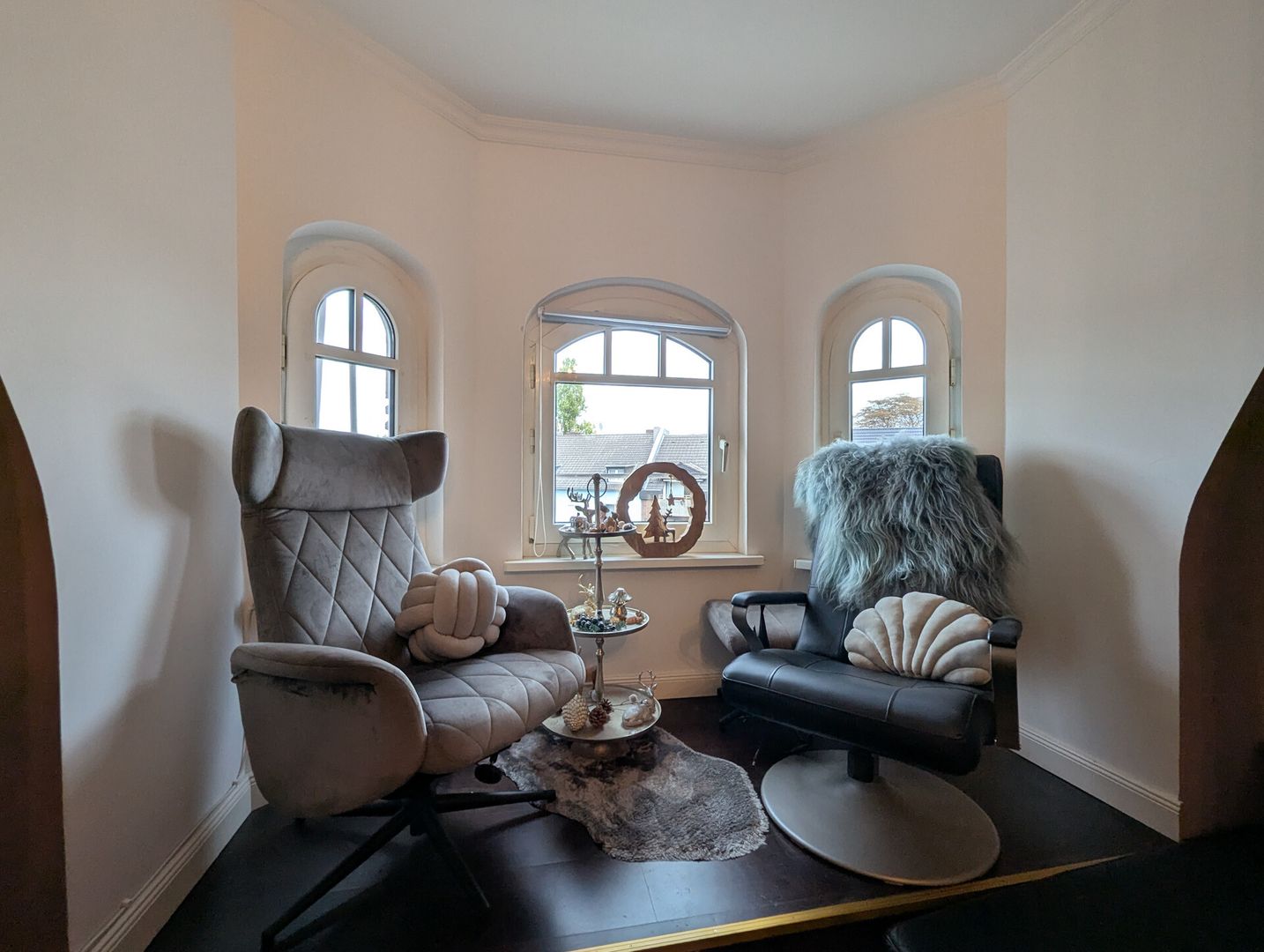 Provisionsfrei - Stilvolle luftig geschnittene Dachgeschoss-Wohnung in Meiderich