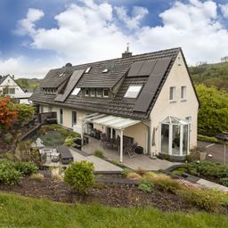 Stilvolle Wohlfühloase mit sep. Appartementhaus (ca. 35 qm) und Traumgarten