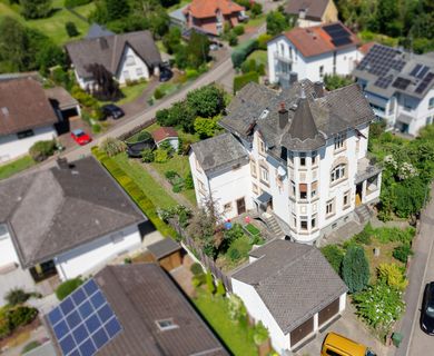 Wohnen und Arbeiten unter einem Dach – stilvolle Stadtvilla in top Lage von Höhr-Grenzhausen!