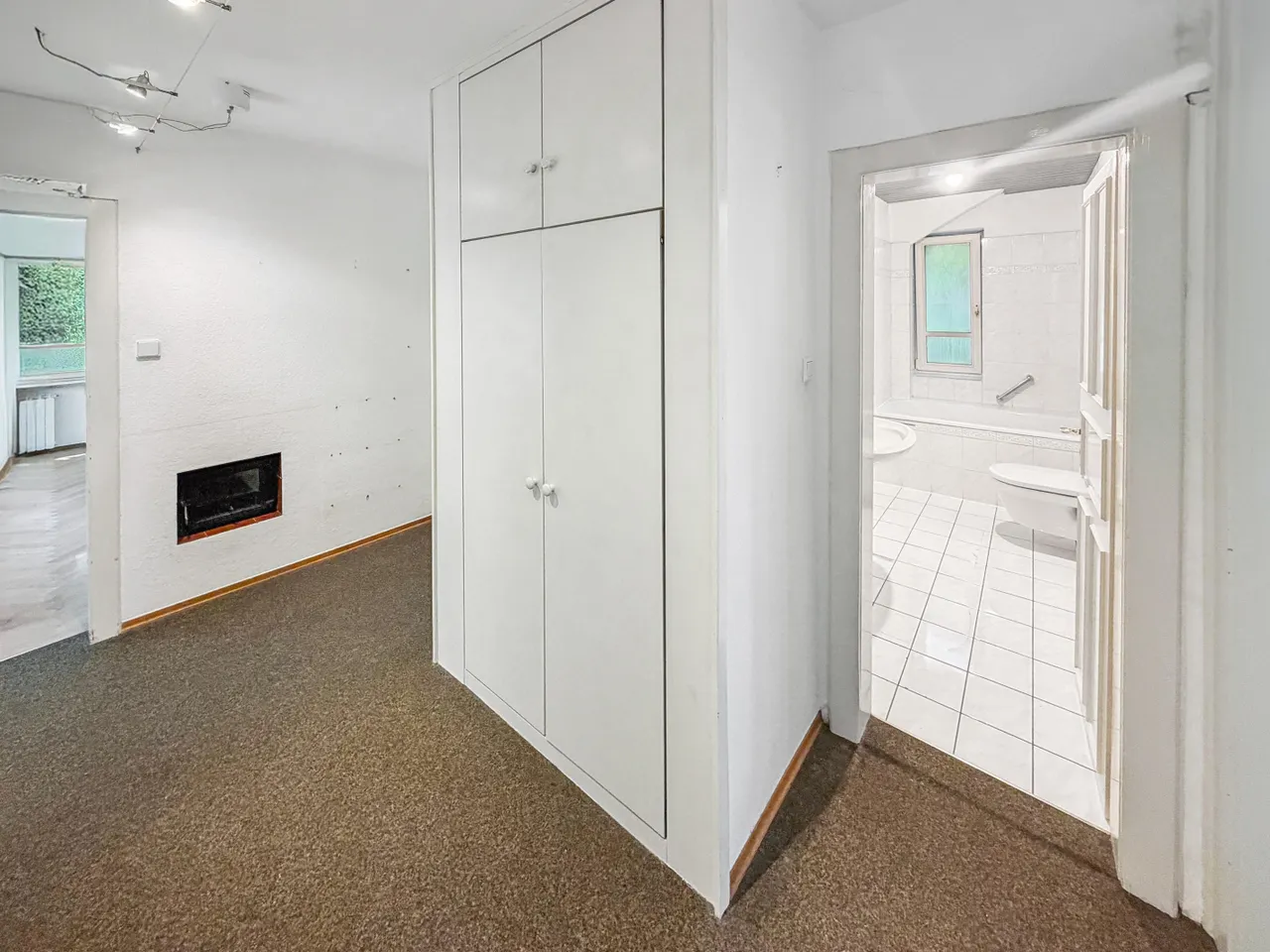 Flur u.Badezimmer Erdgeschoss