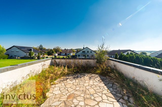 Sonnenterrasse im OG mit Pflanzbereich