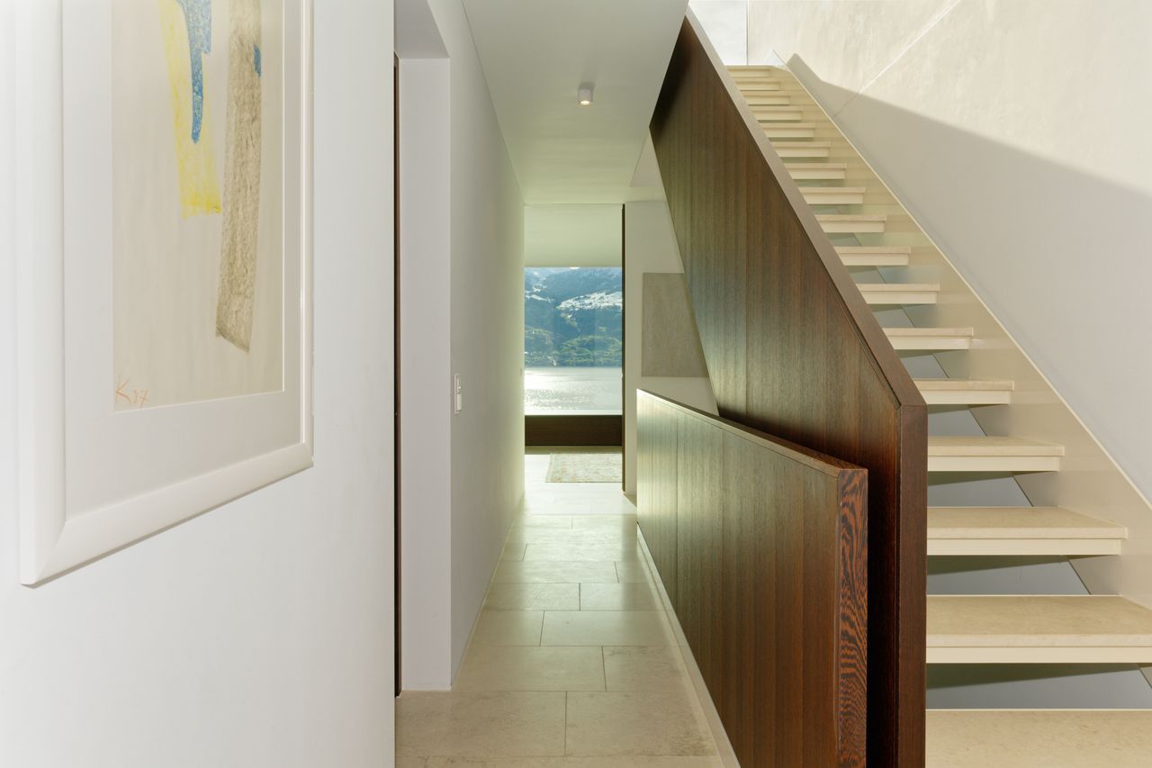 Belebende Architektur / Innentreppe ins OG